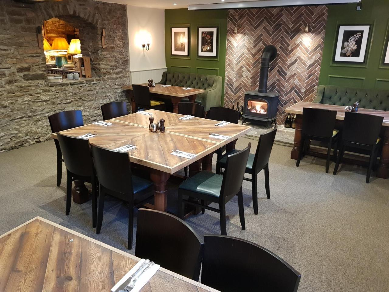 The Carpenters Arms Hotel Pensford Bagian luar foto